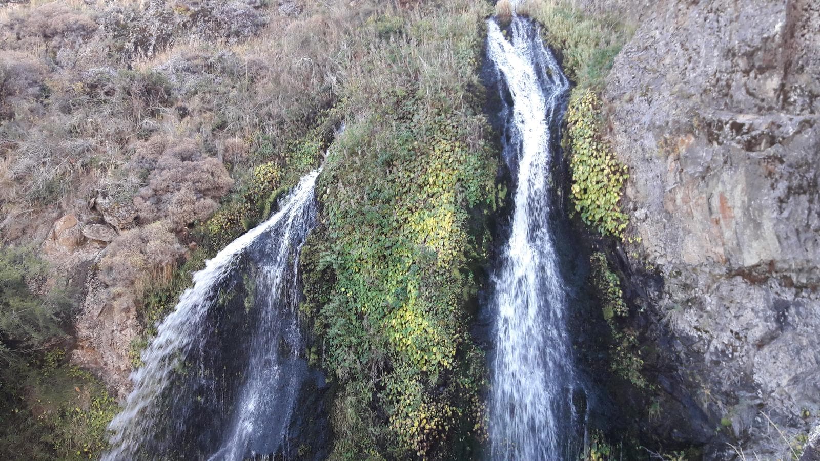 Trekking por Cascada de Hann